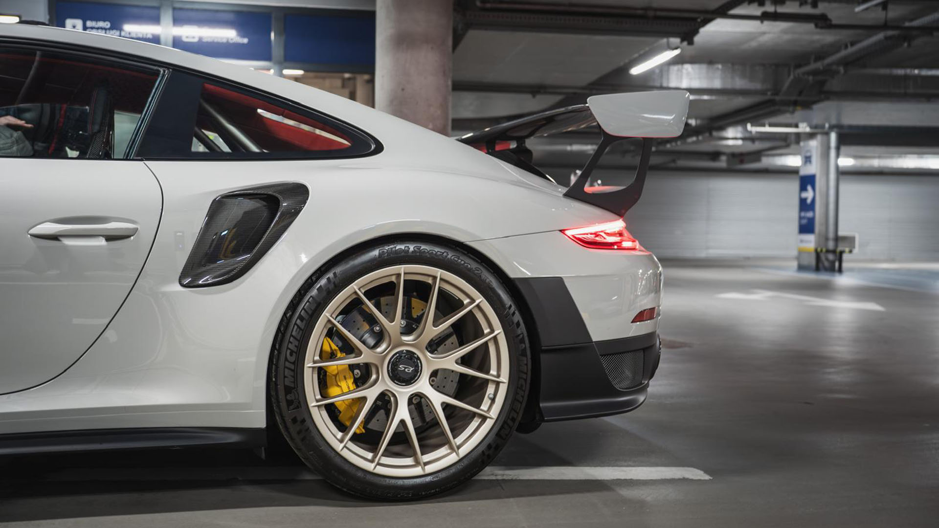 porshe-gt2rs-4.jpg